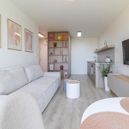 Cozy Apartment Near City Centrum And Bratislava Airport Luaran gambar