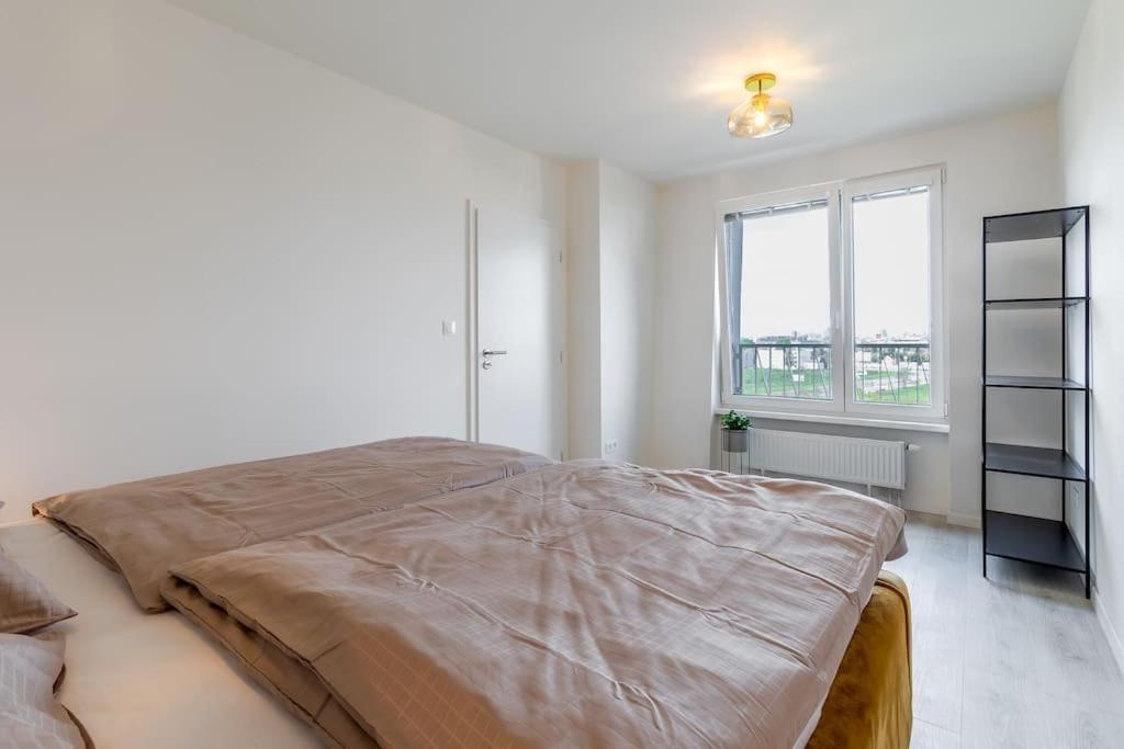 Cozy Apartment Near City Centrum And Bratislava Airport Luaran gambar
