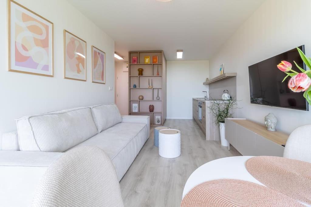 Cozy Apartment Near City Centrum And Bratislava Airport Luaran gambar