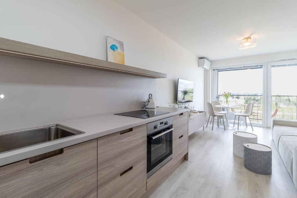 Cozy Apartment Near City Centrum And Bratislava Airport Luaran gambar