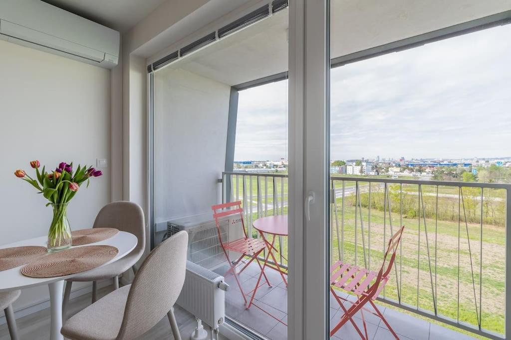 Cozy Apartment Near City Centrum And Bratislava Airport Luaran gambar